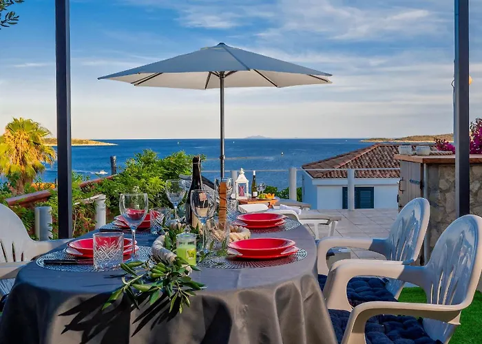 Vis Sea Lady Milna (Hvar)