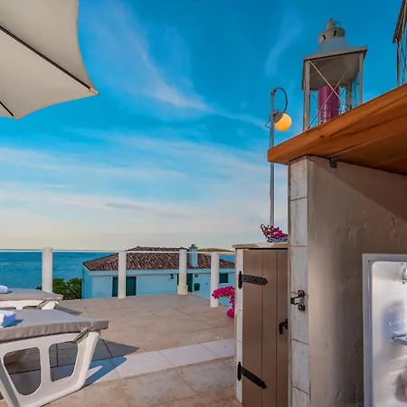 Villa Vis Sea Lady *