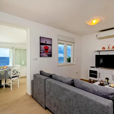 Vis Sea Lady Villa *